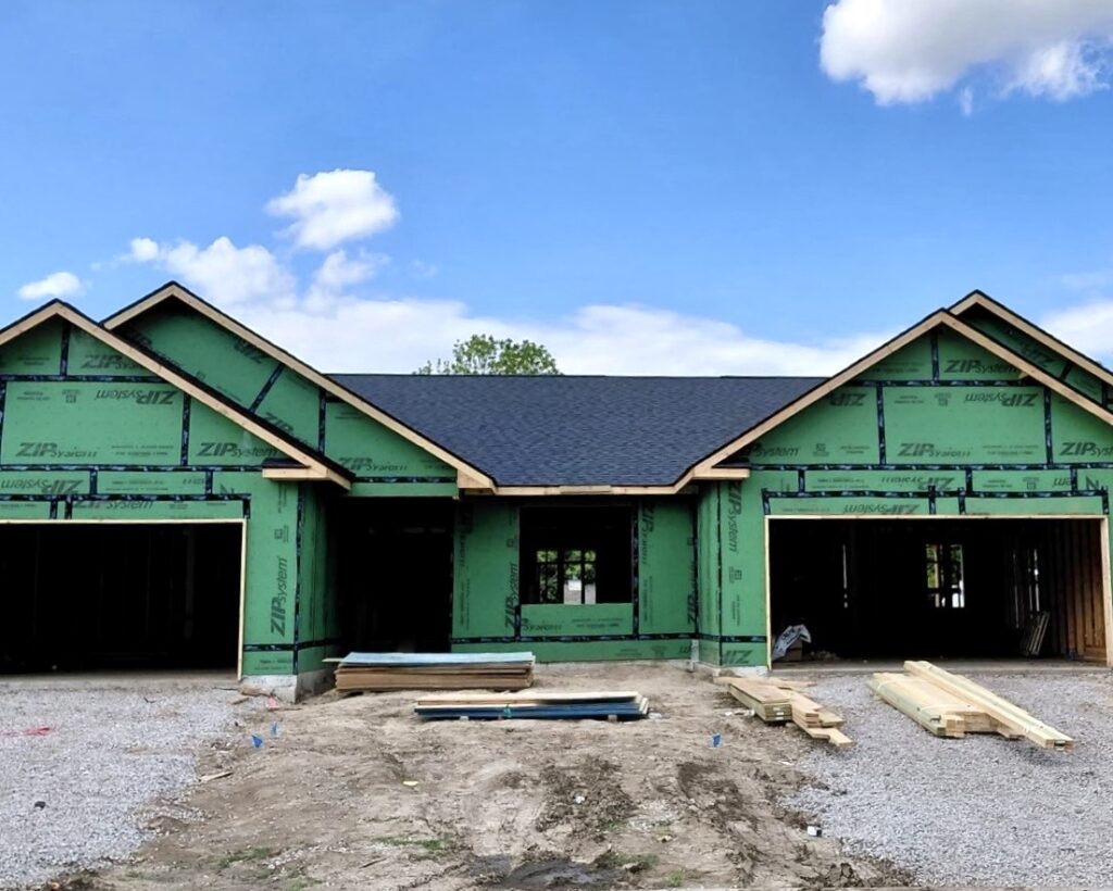 New construction home with architectural asphalt shingle roof in Edwardsville IL by Barringer Brothers Roofing