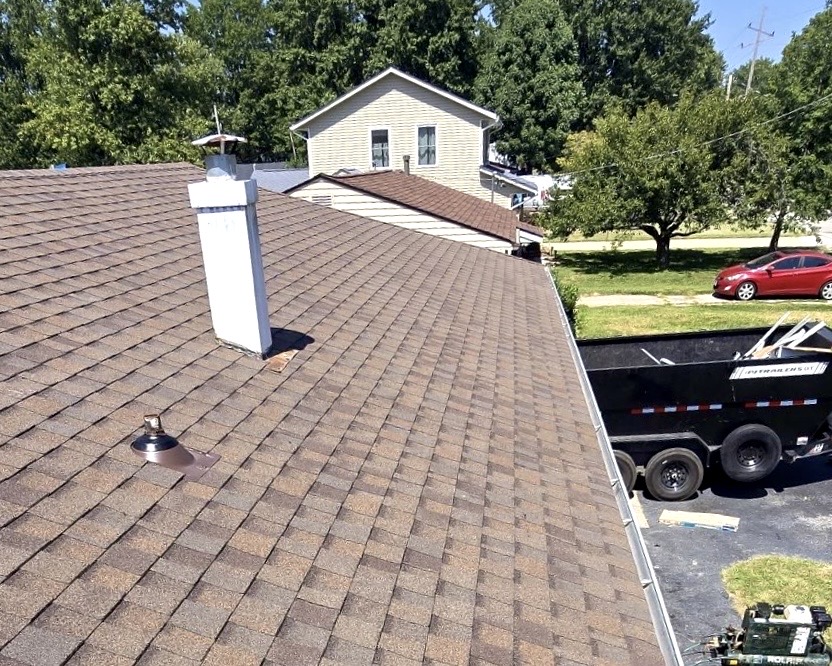 Asphalt shingle roof on a Southern Illinois home installed by Barringer Brothers Roofing.